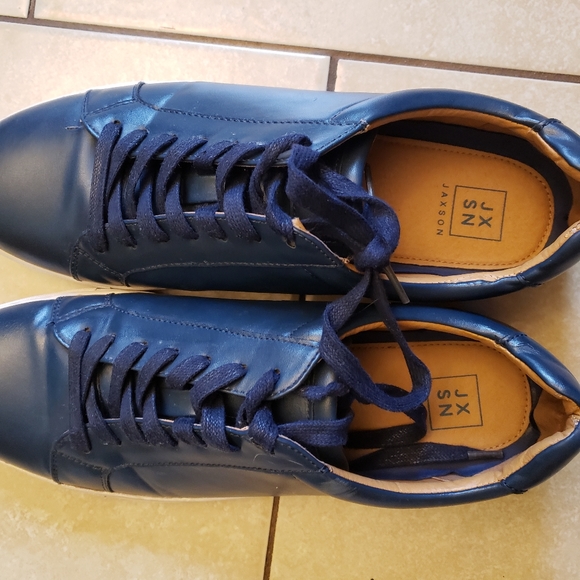 Shoes - Picture 4 of 4